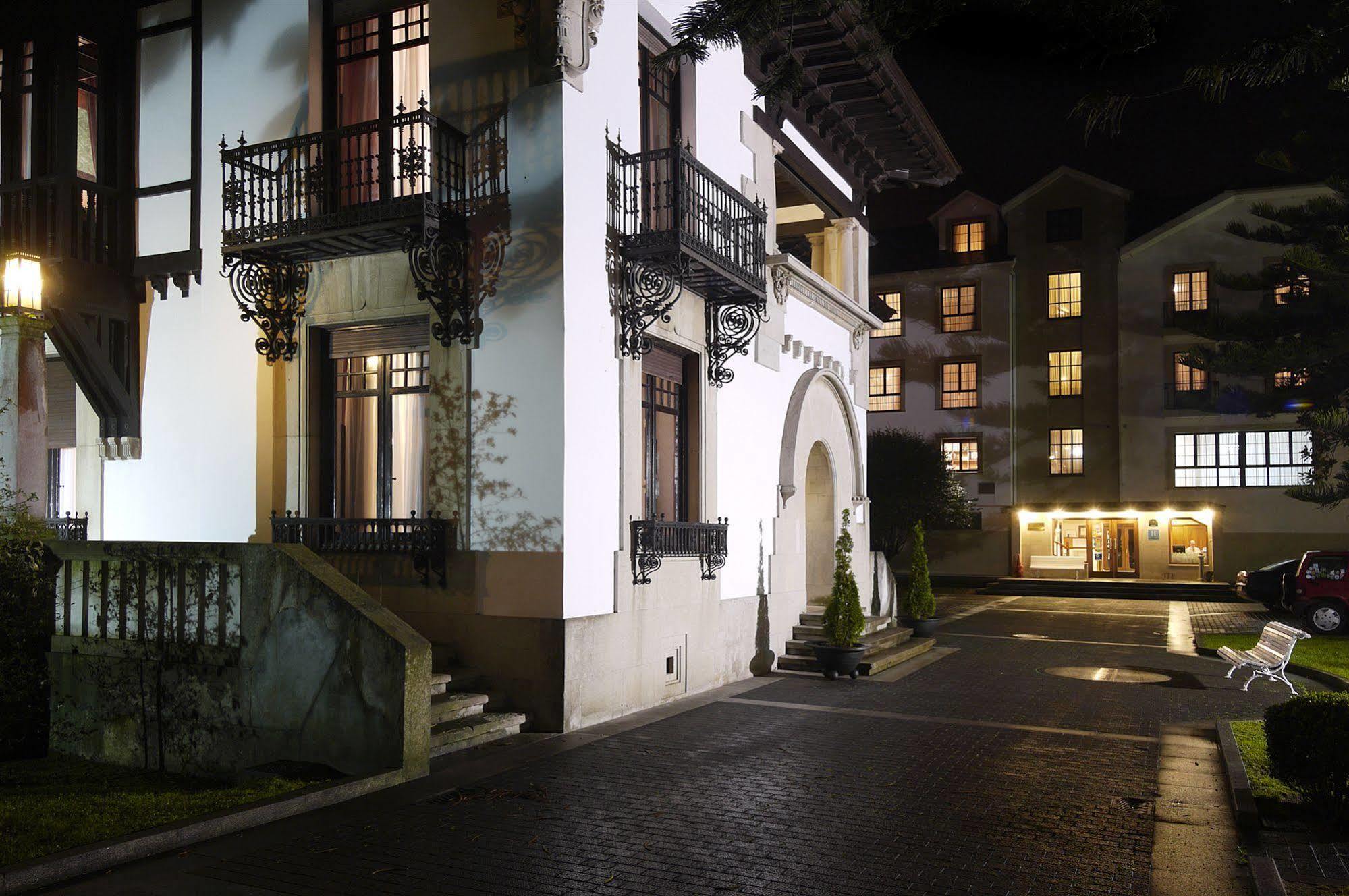 Palacio Arias Navia Exterior photo
